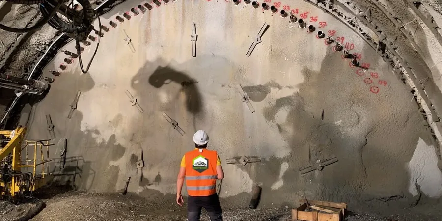 Surveillance géotechnique des excavations à Marseille : instrumentation en terrain calcaire et remblai